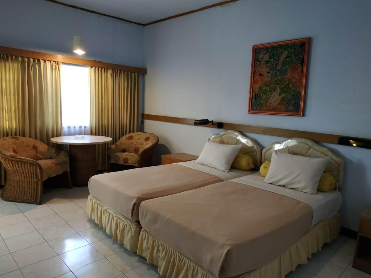 Hotel Menara Malang Eksteriør bilde