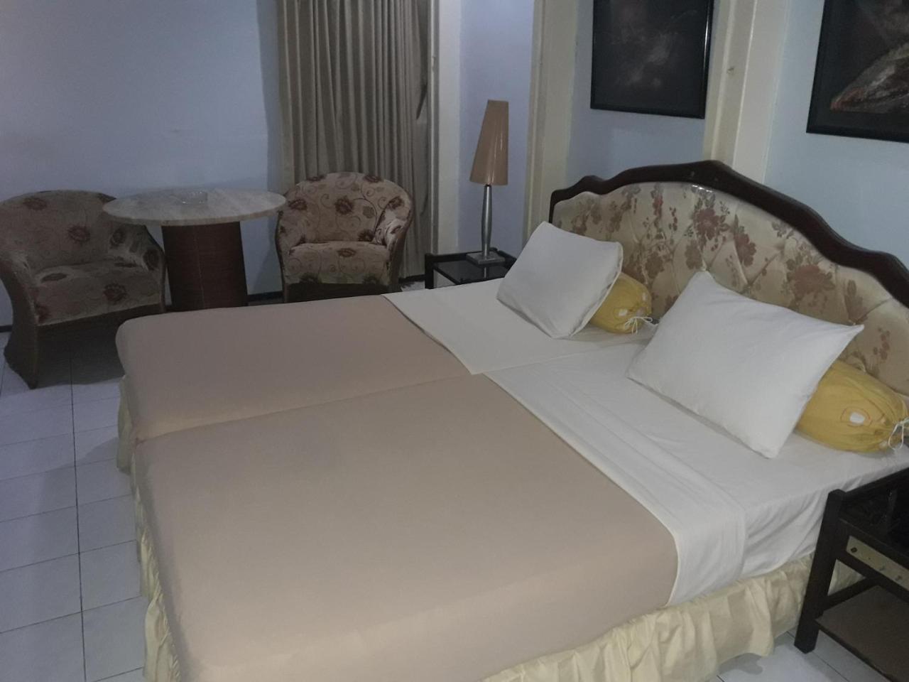 Hotel Menara Malang Eksteriør bilde